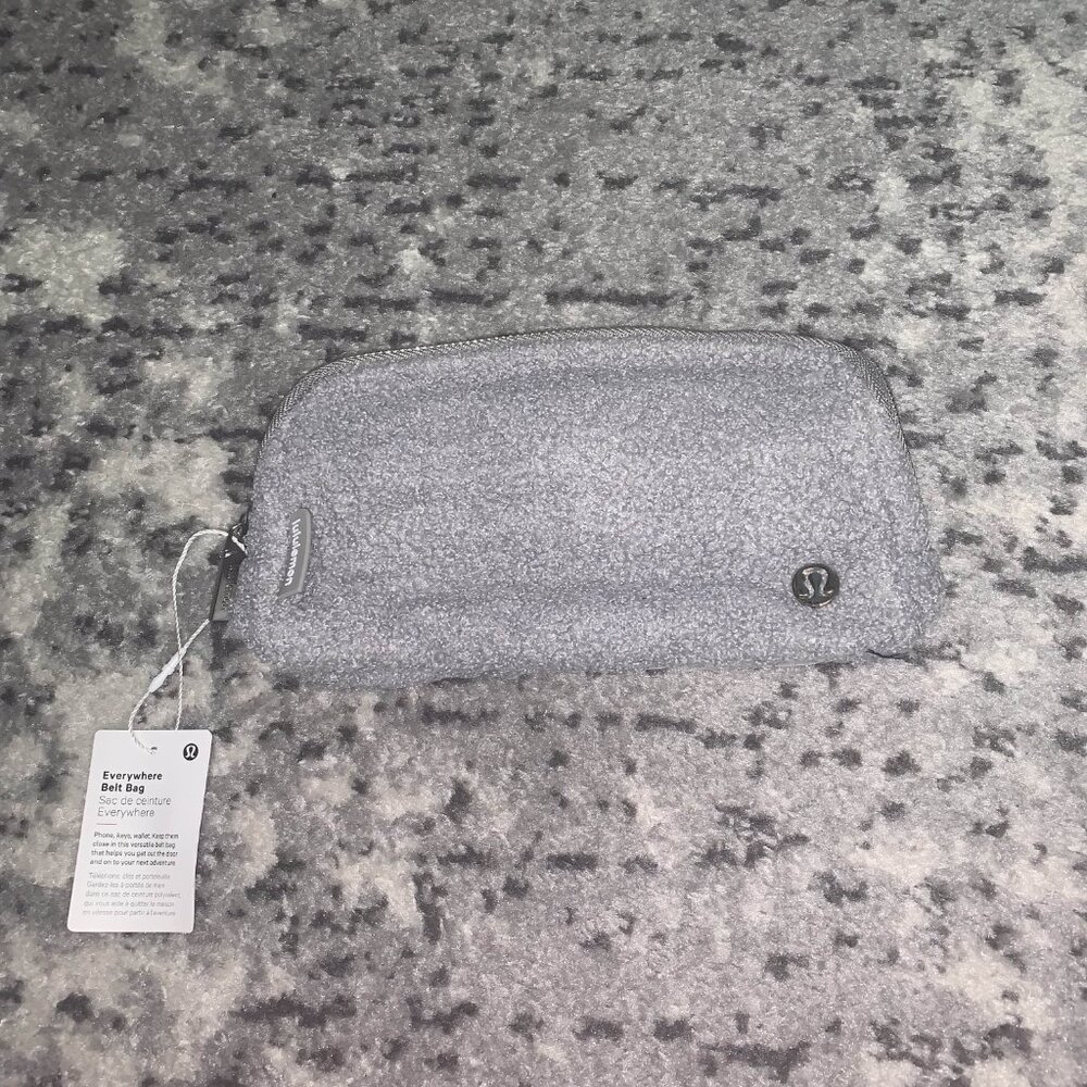 Lululemon Everywhere Bag Fleece 1L